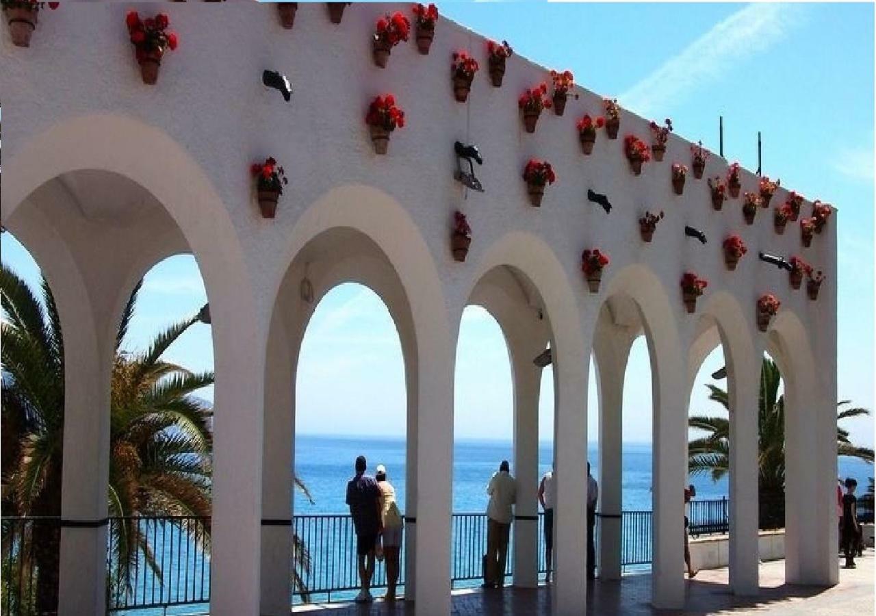 Apartamento Steffi - Centro De Nerja Luaran gambar